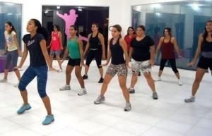 “A dança funciona também como uma terapia e ajuda a desinibir pessoas que são muito tímidas”, afirma Aline – Foto: www.aracajuvirtual.com.br