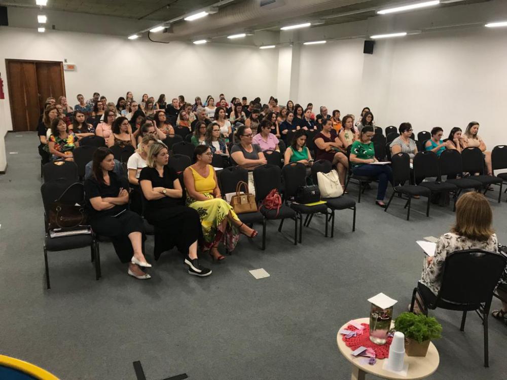 Mesa redonda sobre a Lei Maria da Penha realizada no dia 10 de março na Furb